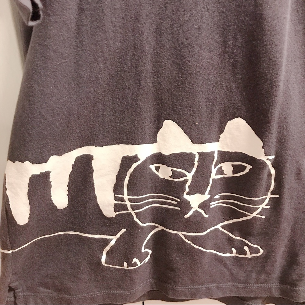 cat design tee